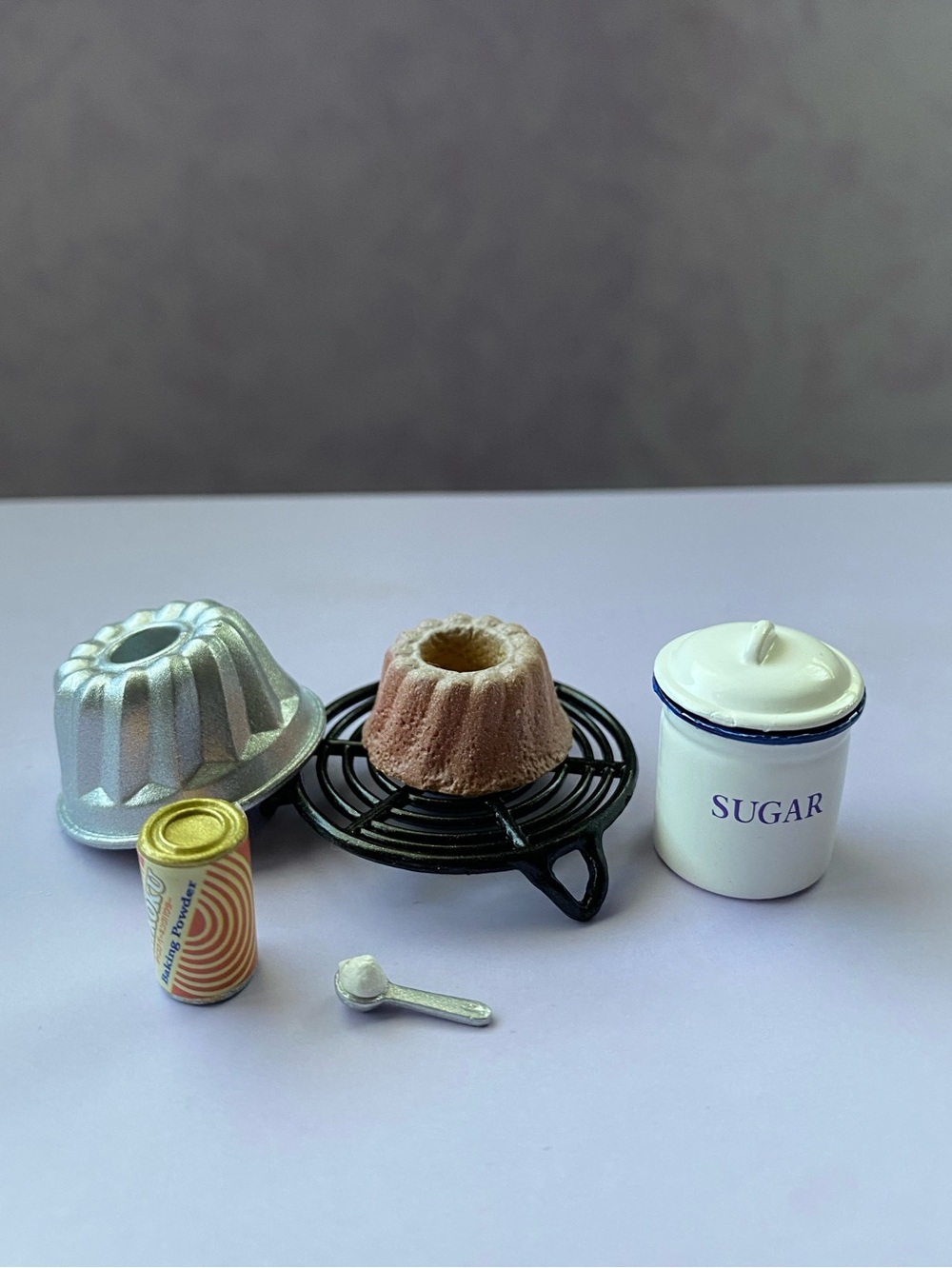Re-Ment Petite Sample Series “Bundt Cake”
